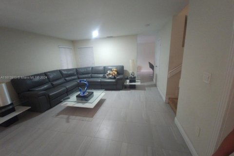 Casa en venta en Miami, Florida, 4 dormitorios, 157.66 m2 № 1387731 - foto 10