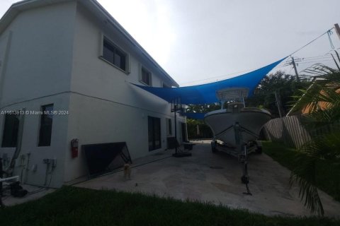 House in Miami, Florida 4 bedrooms, 157.66 sq.m. № 1387731 - photo 22