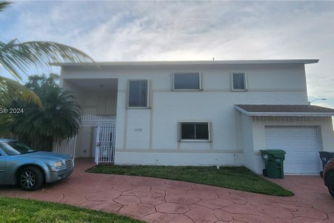 Villa ou maison à vendre à Miami, Floride: 4 chambres, 157.66 m2 № 1387731 - photo 6