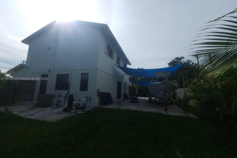 Casa en venta en Miami, Florida, 4 dormitorios, 157.66 m2 № 1387731 - foto 23