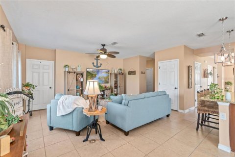 Casa en venta en Kissimmee, Florida, 5 dormitorios, 258.73 m2 № 1384744 - foto 15