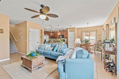 Casa en venta en Kissimmee, Florida, 5 dormitorios, 258.73 m2 № 1384744 - foto 17