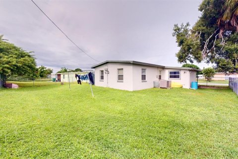 Villa ou maison à vendre à Port Charlotte, Floride: 3 chambres, 102.56 m2 № 1384742 - photo 27