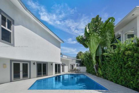 Villa ou maison à vendre à Miami Beach, Floride: 6 chambres, 524.62 m2 № 1332591 - photo 4