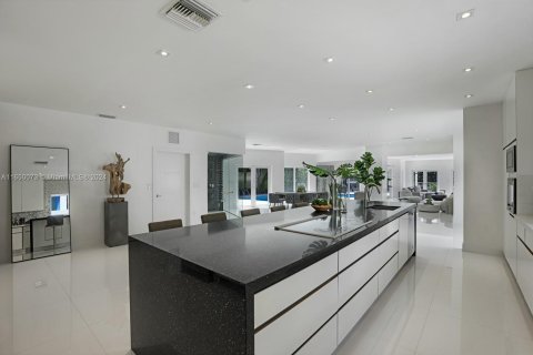 Villa ou maison à vendre à Miami Beach, Floride: 6 chambres, 524.62 m2 № 1332591 - photo 29