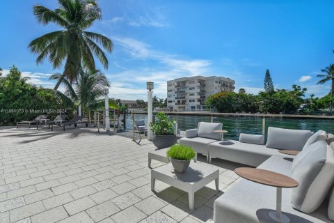 Villa ou maison à vendre à Miami Beach, Floride: 6 chambres, 524.62 m2 № 1332591 - photo 9