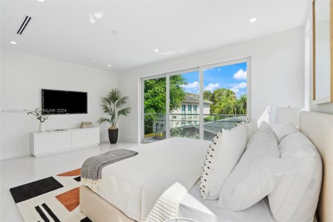 Touwnhouse à vendre à Miami, Floride: 4 chambres, 229.38 m2 № 1332498 - photo 12