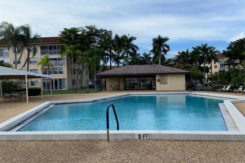 Condominio en venta en Pembroke Pines, Florida, 2 dormitorios, 110.74 m2 № 877962 - foto 9