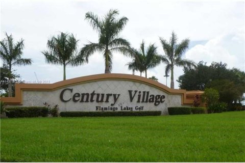 Condominio en venta en Pembroke Pines, Florida, 2 dormitorios, 110.74 m2 № 877962 - foto 2