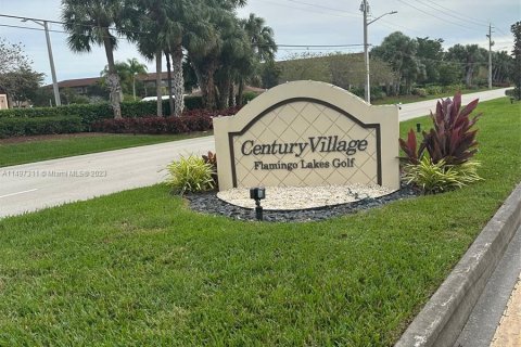 Condominio en venta en Pembroke Pines, Florida, 2 dormitorios, 110.74 m2 № 877962 - foto 3