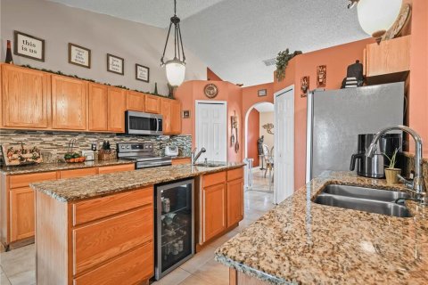 Villa ou maison à vendre à Kissimmee, Floride: 4 chambres, 207.73 m2 № 1382264 - photo 9