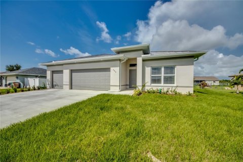 Casa en venta en Cape Coral, Florida, 4 dormitorios, 157.1 m2 № 1382301 - foto 1