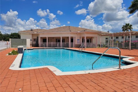 Adosado en venta en Homestead, Florida, 3 dormitorios, 153.94 m2 № 1360308 - foto 16