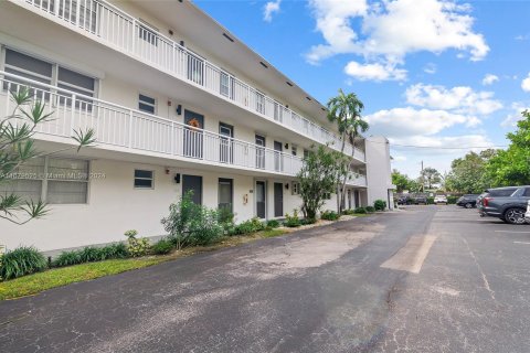 Condo in Fort Lauderdale, Florida, 2 bedrooms  № 1412251 - photo 30