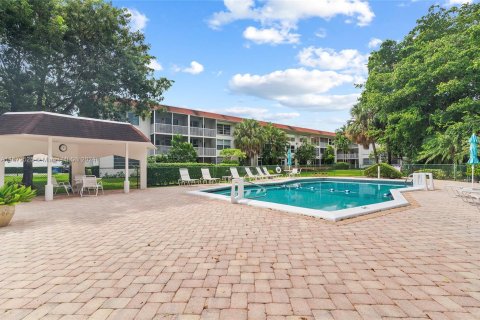 Condo in Fort Lauderdale, Florida, 2 bedrooms  № 1412251 - photo 21