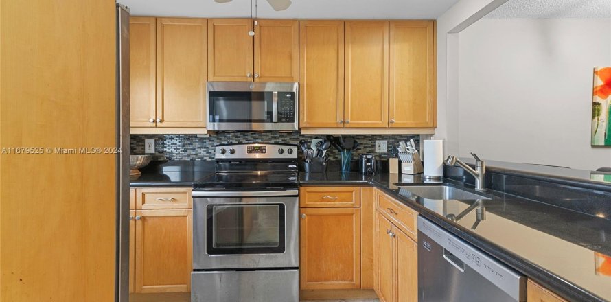 Condo in Fort Lauderdale, Florida, 2 bedrooms  № 1412251