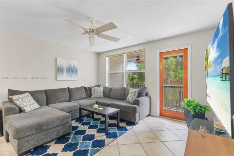 Condo in Fort Lauderdale, Florida, 2 bedrooms  № 1412251 - photo 6