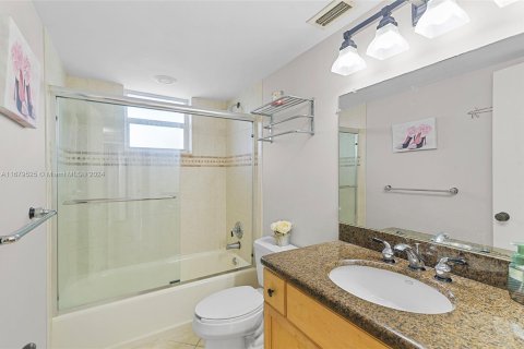 Condo in Fort Lauderdale, Florida, 2 bedrooms  № 1412251 - photo 14