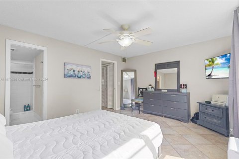 Condo in Fort Lauderdale, Florida, 2 bedrooms  № 1412251 - photo 11