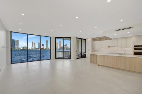 Condo in Aventura, Florida, 3 bedrooms  № 1415589 - photo 14