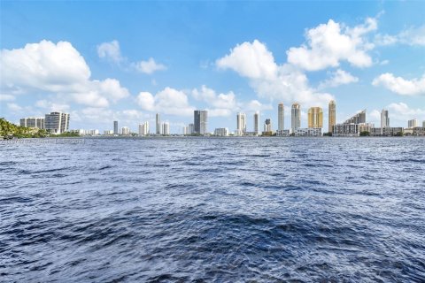 Condo in Aventura, Florida, 3 bedrooms  № 1415589 - photo 26