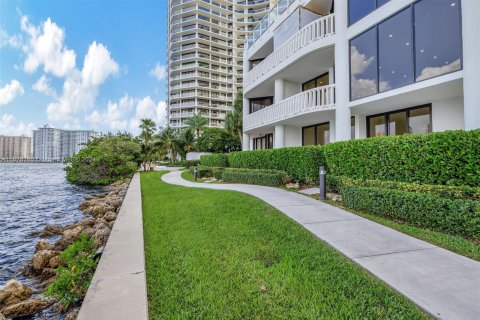 Condo in Aventura, Florida, 3 bedrooms  № 1415589 - photo 27