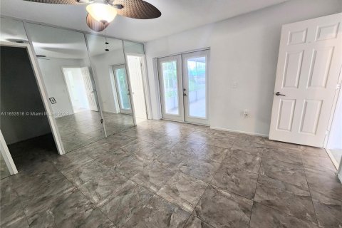 Villa ou maison à vendre à Sunrise, Floride: 2 chambres, 111.48 m2 № 1348071 - photo 5