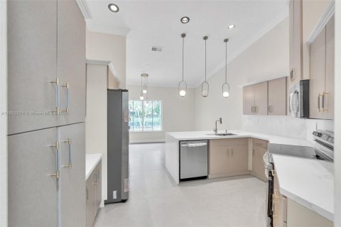 Villa ou maison à vendre à Miami Lakes, Floride: 4 chambres, 205.87 m2 № 1348113 - photo 21