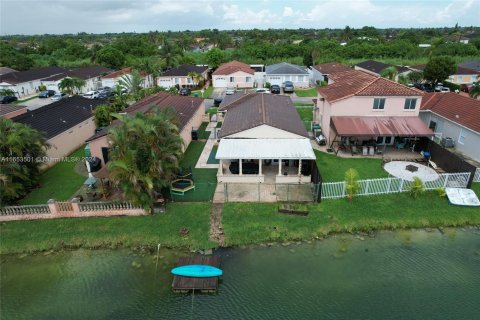 Villa ou maison à vendre à Miami, Floride: 3 chambres, 130.62 m2 № 1348070 - photo 25