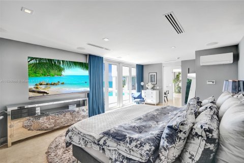 Casa en venta en Key Biscayne, Florida, 7 dormitorios, 468.51 m2 № 993587 - foto 18
