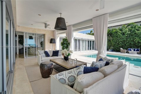 House in Key Biscayne, Florida 7 bedrooms, 468.51 sq.m. № 993587 - photo 22