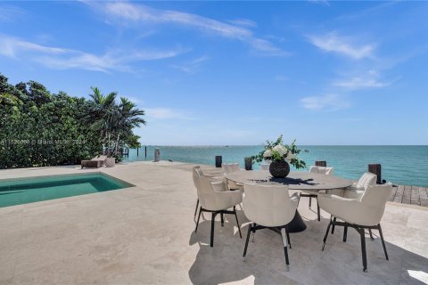 House in Key Biscayne, Florida 7 bedrooms, 468.51 sq.m. № 993587 - photo 23