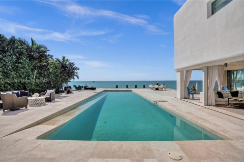 House in Key Biscayne, Florida 7 bedrooms, 468.51 sq.m. № 993587 - photo 4