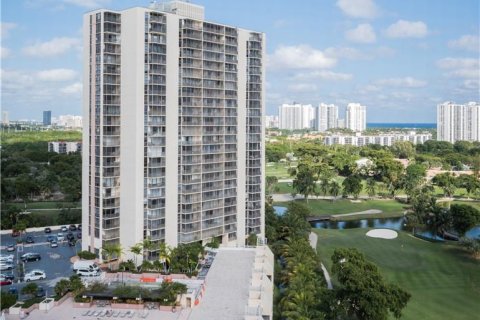 Condominio en venta en Aventura, Florida, 2 dormitorios, 105.72 m2 № 994117 - foto 2