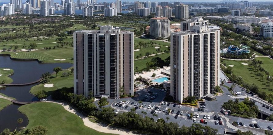 Condo in Aventura, Florida, 2 bedrooms  № 994117