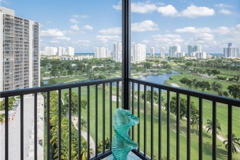 Condo in Aventura, Florida, 2 bedrooms  № 994117 - photo 12