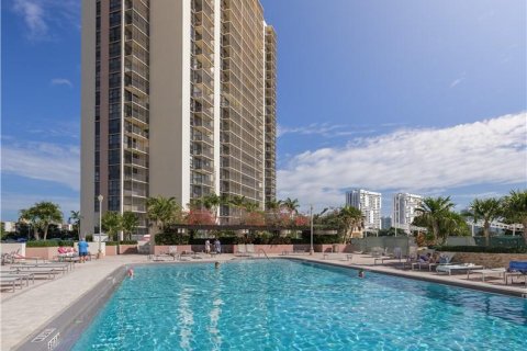 Condominio en venta en Aventura, Florida, 2 dormitorios, 105.72 m2 № 994117 - foto 3