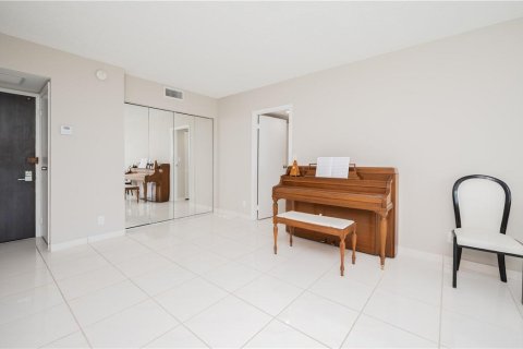 Copropriété à vendre à Aventura, Floride: 2 chambres, 105.72 m2 № 994117 - photo 25