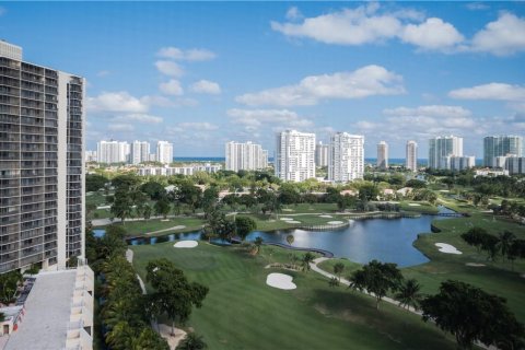 Condominio en venta en Aventura, Florida, 2 dormitorios, 105.72 m2 № 994117 - foto 14