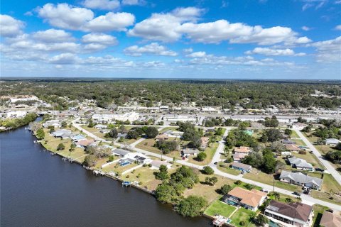 Купить земельный участок в Порт-Шарлотт, Флорида № 233711 - фото 11