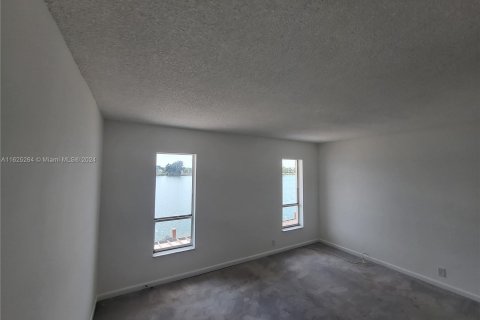 Touwnhouse à vendre à Deerfield Beach, Floride: 2 chambres, 104.05 m2 № 1271726 - photo 9