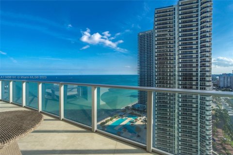 Condominio en venta en Hollywood, Florida, 1 dormitorio, 79.15 m2 № 668171 - foto 3