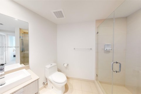 Condo in Hollywood, Florida, 1 bedroom  № 668171 - photo 20