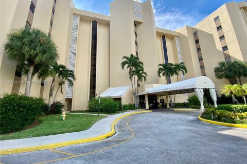 Condominio en venta en Lauderhill, Florida, 2 dormitorios, 130.71 m2 № 1374334 - foto 6