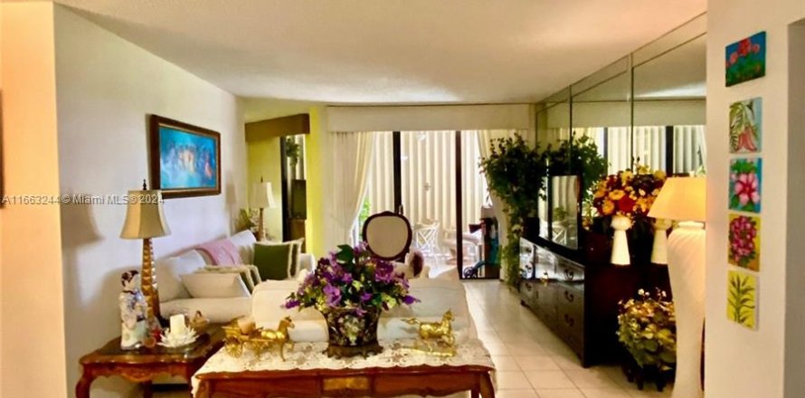 Condo in Lauderhill, Florida, 2 bedrooms  № 1374334