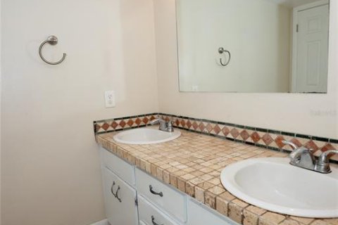 Townhouse in Palm Bay, Florida 2 bedrooms, 114.83 sq.m. № 1261222 - photo 17