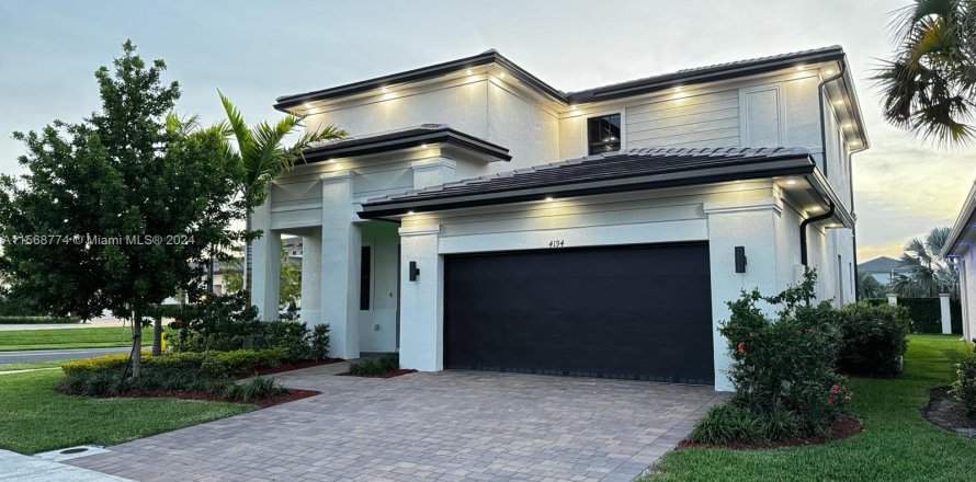 House in Miramar, Florida 4 bedrooms, 251.21 sq.m. № 1118410