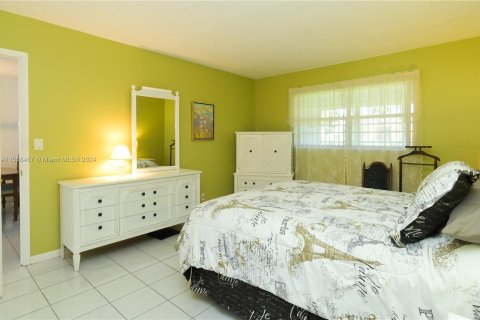 Condo in Lauderhill, Florida, 1 bedroom  № 1118409 - photo 24