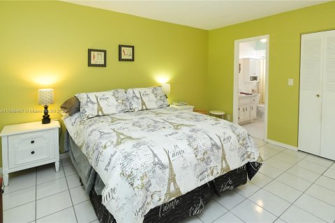 Condo in Lauderhill, Florida, 1 bedroom  № 1118409 - photo 22