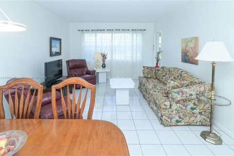 Copropriété à vendre à Lauderhill, Floride: 1 chambre, 63.17 m2 № 1118409 - photo 10